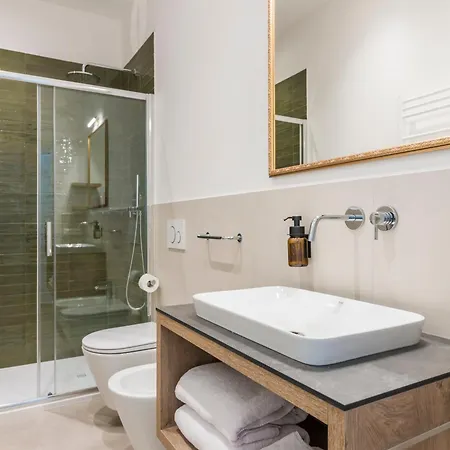 Electric & Aparthotel